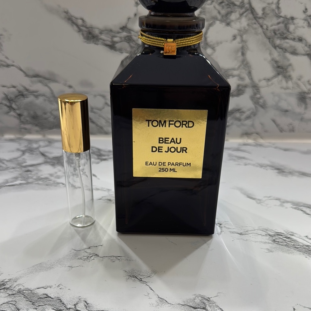 NWOB Tom Ford 10ml travel atomizer: Beau De Jour
No box
100% authentic